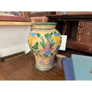 Italian Majolica Tin-Glazed Floral Vase 9″ Handpainted Earthenware, Deruta-Style